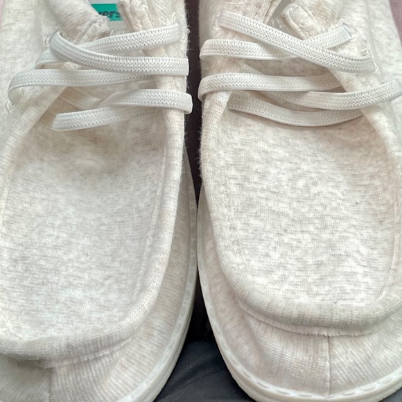 Tommy Bahama - Picture 7 of 8